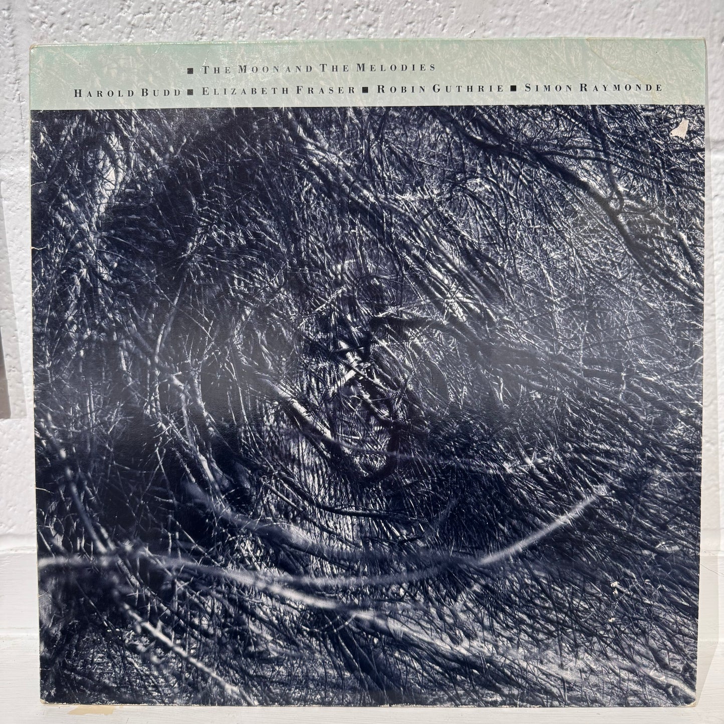 Harold Budd ▪ Elizabeth Fraser ▪ Robin Guthrie ▪ Simon Raymonde – The Moon And The Melodies