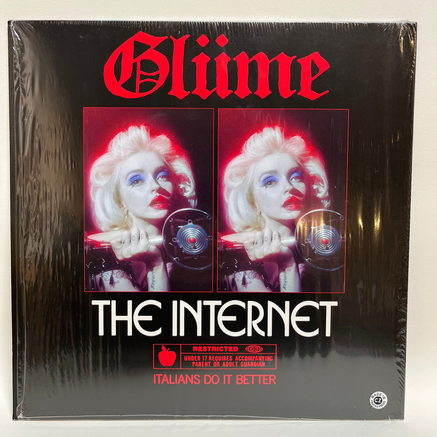 Glüme – The Internet