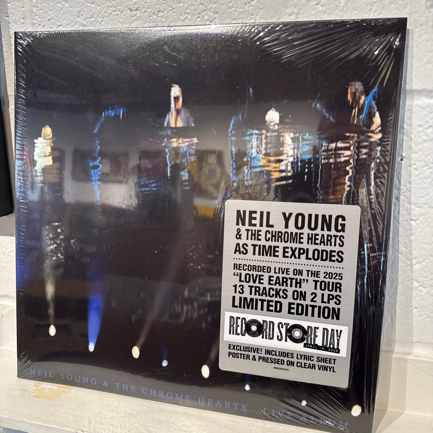 Neil Young & The Chrome Hearts - As Time Explodes (RSD '26)