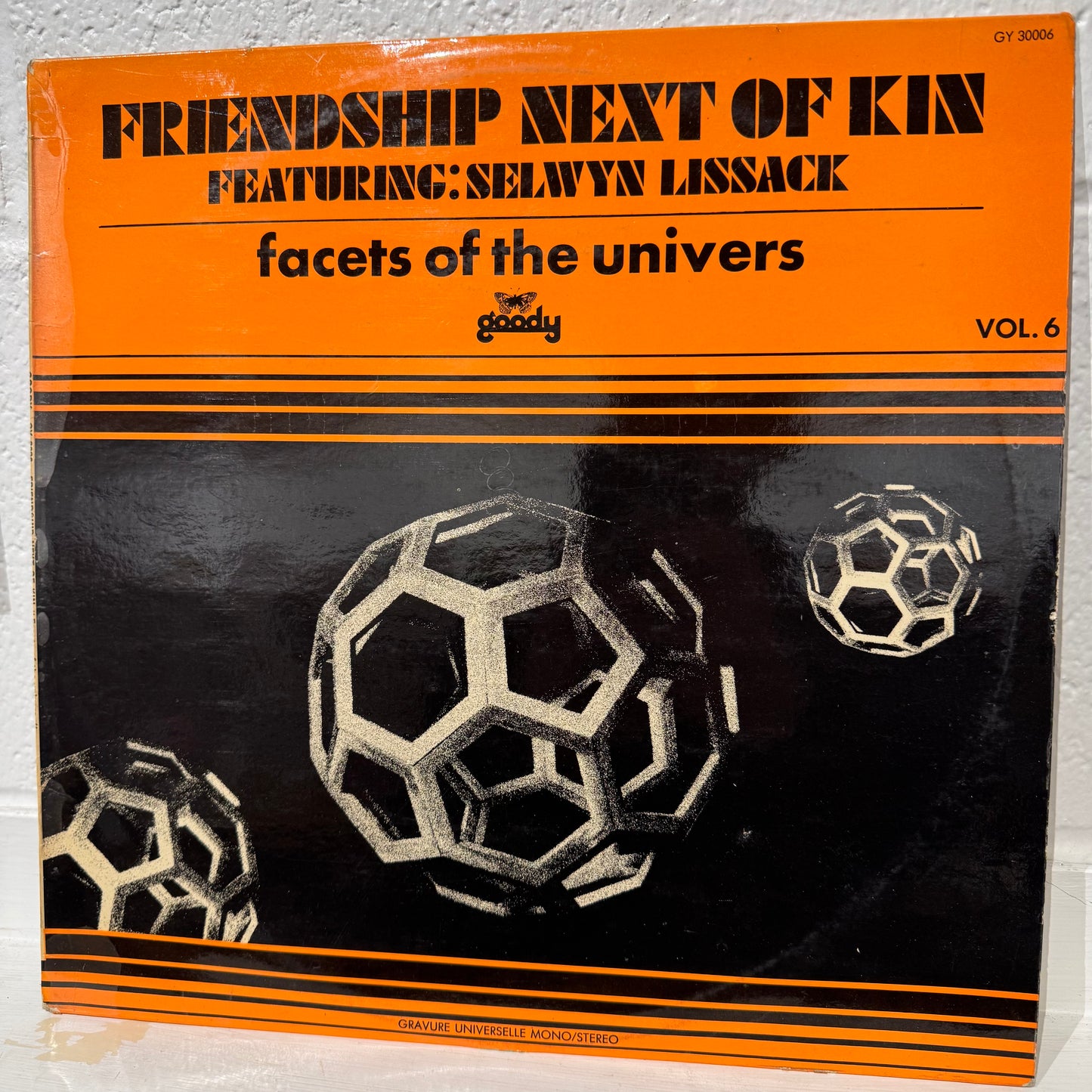 Friendship Next Of Kin Featuring: Selwyn Lissack – Facets Of The Univers